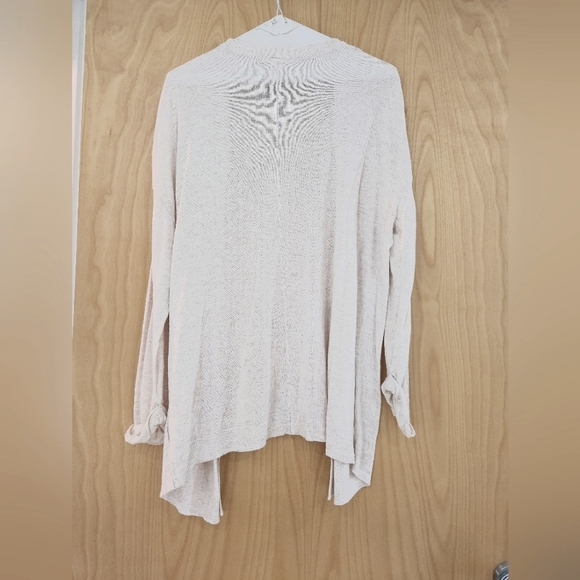 White long, light, flowy sweater - Picture 2 of 3